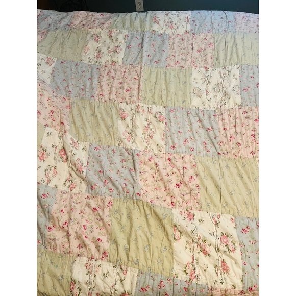 Simply Shabby Chic Other - Rachel Ashwell Simply Shabby Chic Ditsy Ditzy Floral QUEEN Quilt with TWO Shams